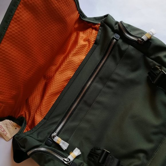 Tumi Alpha Bravo Benning Deluxe Messenger - Green & Orange - Picture 2 of 10